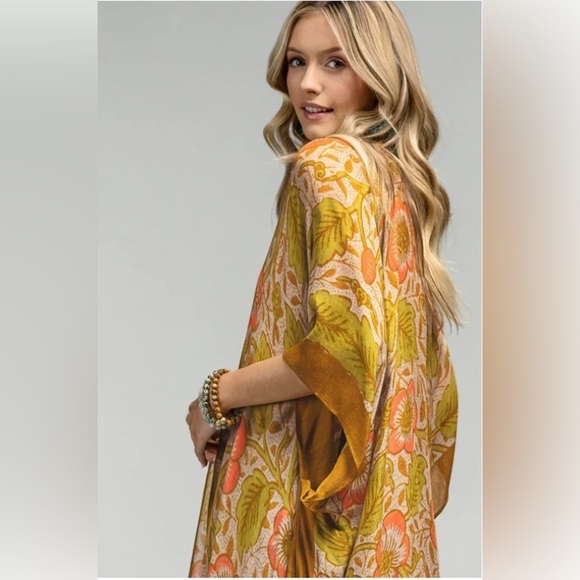 NWT Macchia Di Raggine Daphne Kimono in Vintage Flower > OS - Picture 1 of 14